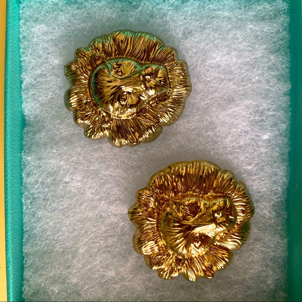 Gold tone lion vintage earrings